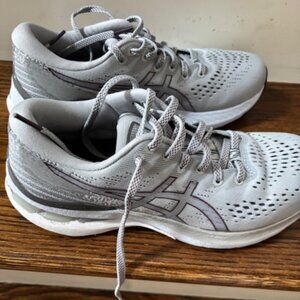 Asics Kayano 28 Like New!